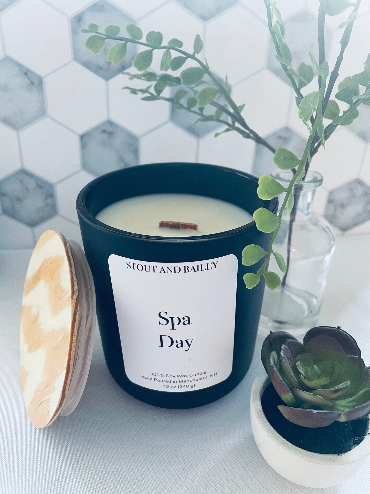 Spa Day Wood Wick Soy Candle | 12 oz Hand-poured Wood Wick Soy Candle | Spring Candle | 100% Soy Wax Candle | Crackling Wood Wick