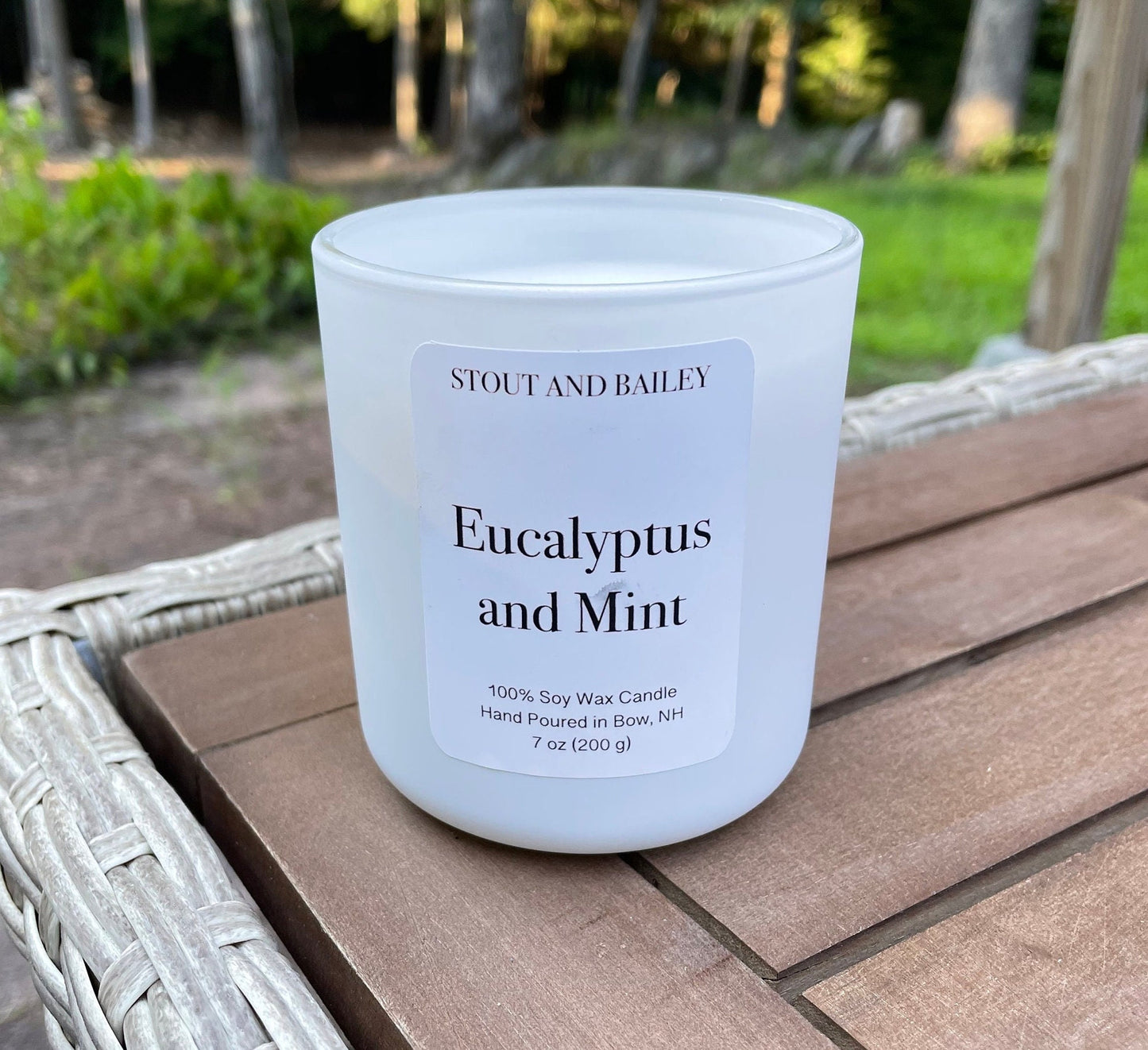 Eucalyptus and Mint Wood Wick Soy Candle | Hand-poured Soy Candle | Crackling Wood Wick Summer Candle | 100% Soy Wax Candle