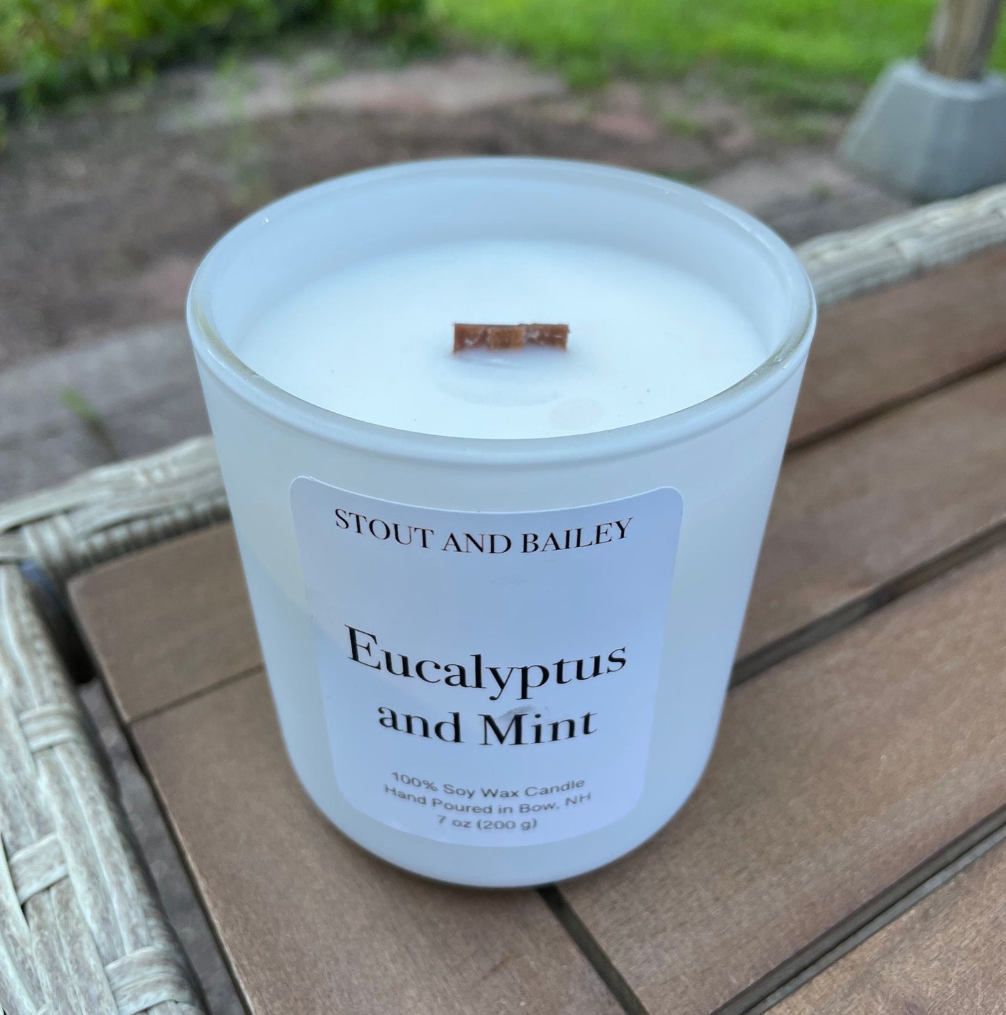 Eucalyptus and Mint Wood Wick Soy Candle | Hand-poured Soy Candle | Crackling Wood Wick Summer Candle | 100% Soy Wax Candle